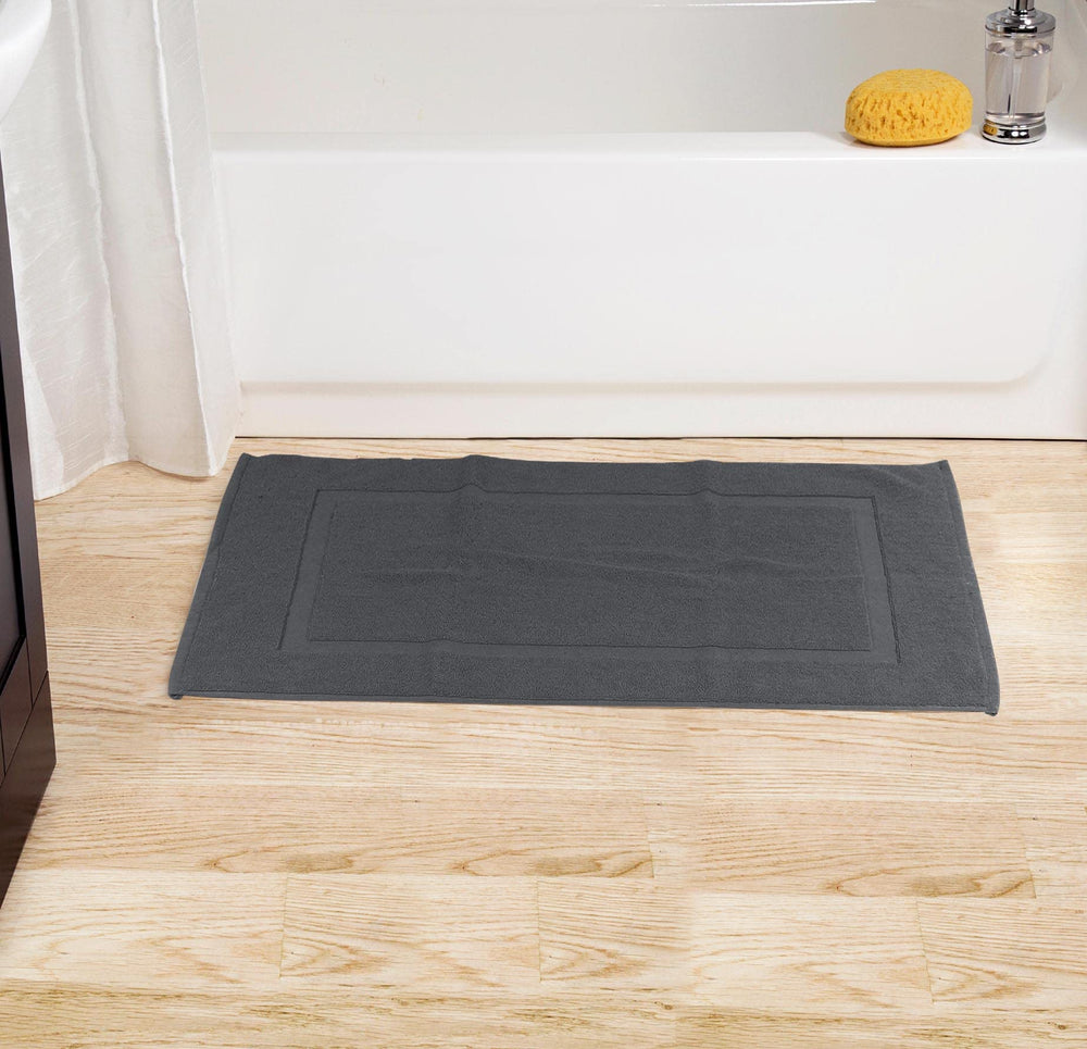 Utopia Towels tapete en baño moderno, integración con decoración