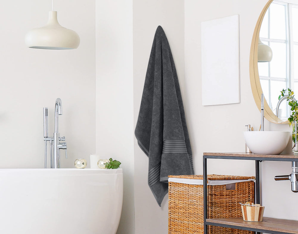 Utopia Towels comparación de tamaño con otra toalla para escala visual