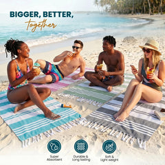 Utopia Towels plegada dentro de mochila indicando ahorro de espacio
