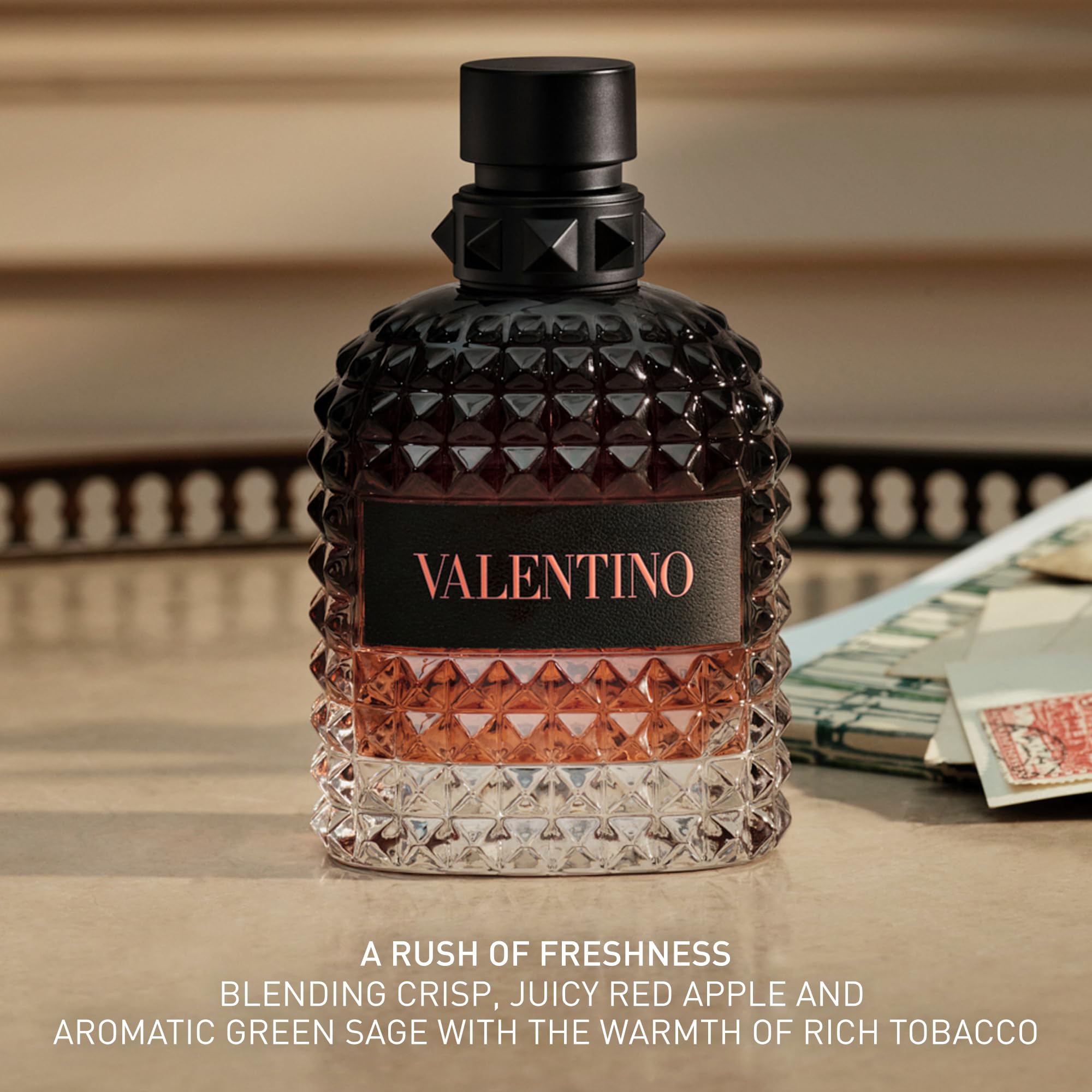 Valentino Uomo caja y frasco presentados listos para regalo con etiqueta visible