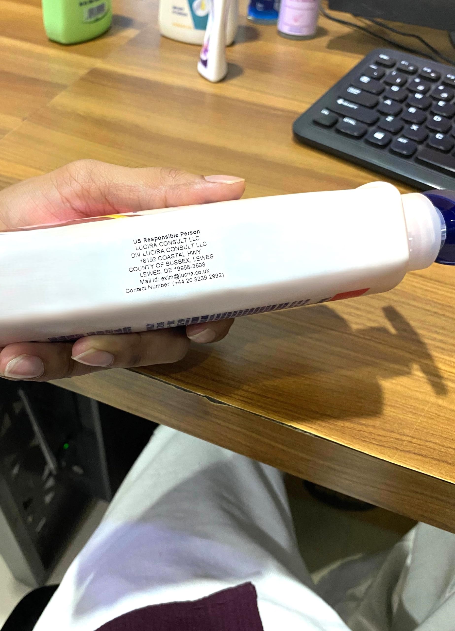 Vaseline detalle de ingredientes que destaca vitamina B3 beneficios