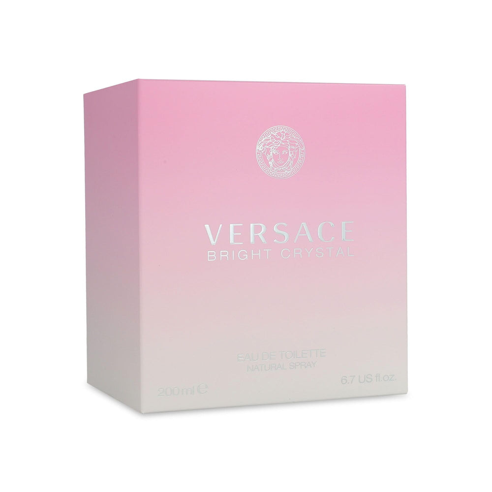 Versace Bright Crystal en tocador femenino destacando uso diario y frescura