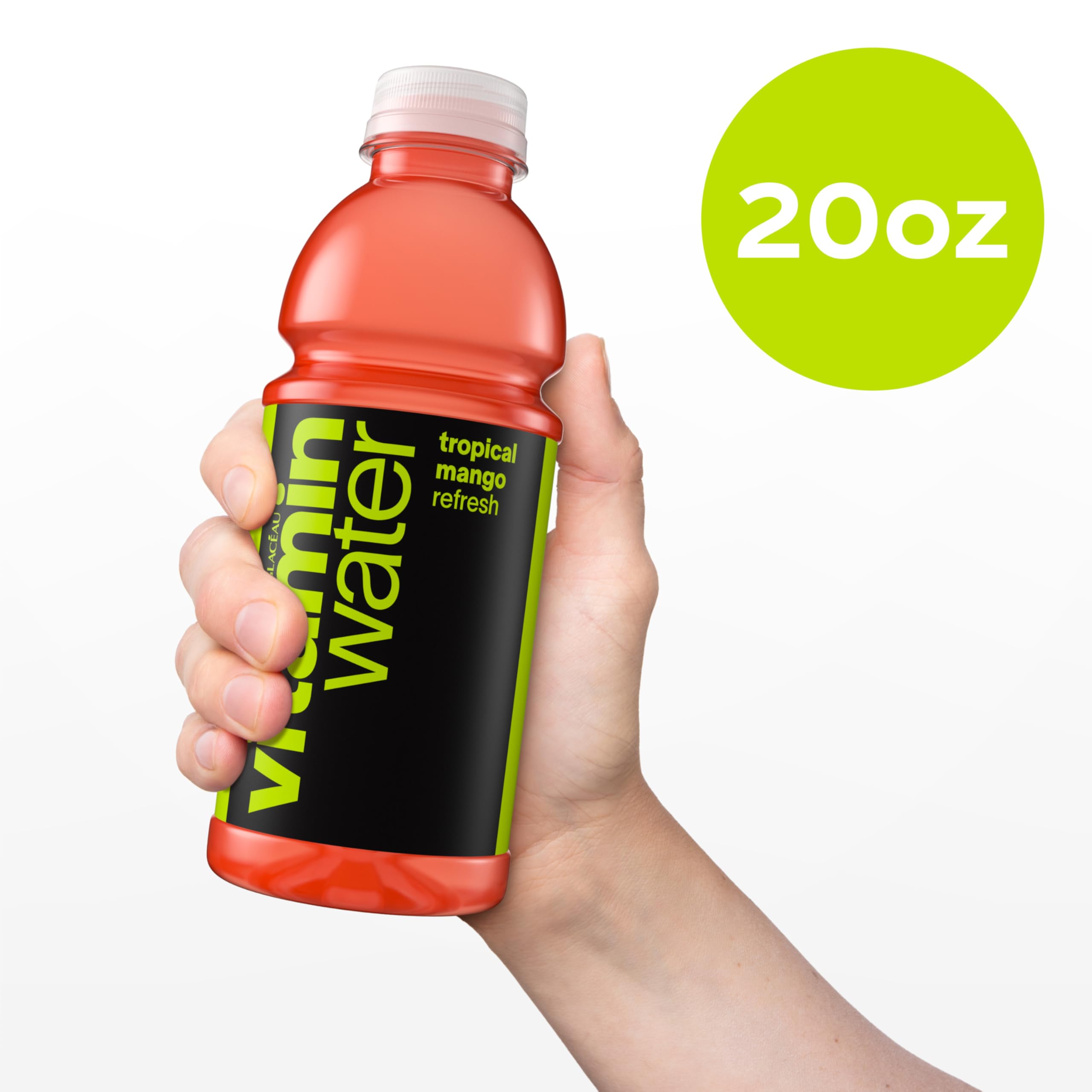 vitaminwater botella en ambiente exterior con mango, evoca sabor exótico y disfrute