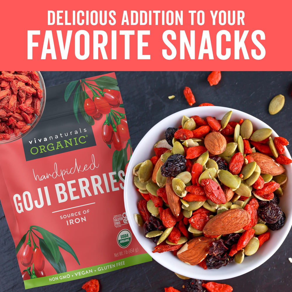 Viva Naturals goji mezcladas en batido, aporte de sabor y color natural