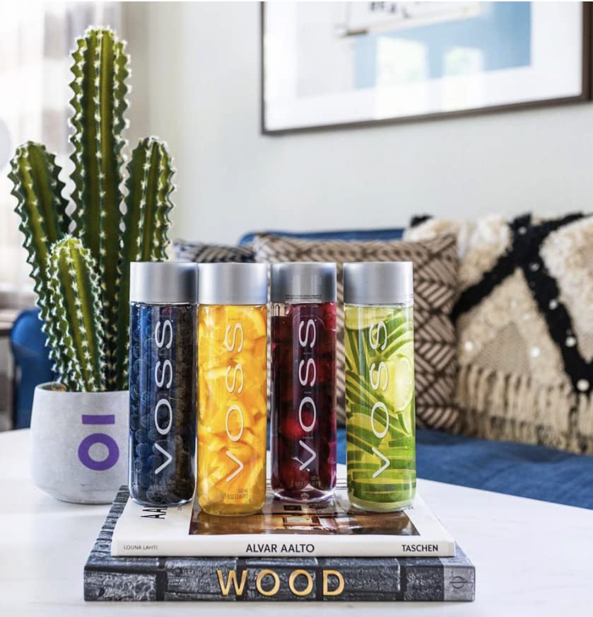VOSS en mesa de evento, aporta estética y calidad al servicio