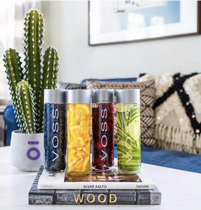 VOSS en mesa de evento, aporta estética y calidad al servicio