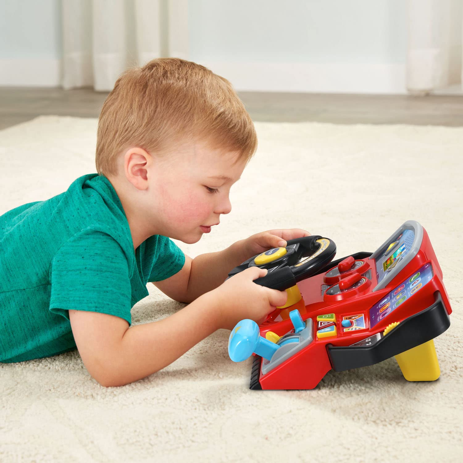 VTech comparación de tamaño con manos de niño, diseño acorde a edades 3 a 6