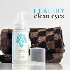 We Love Eyes textura espumosa suave que limpia sin frotar
