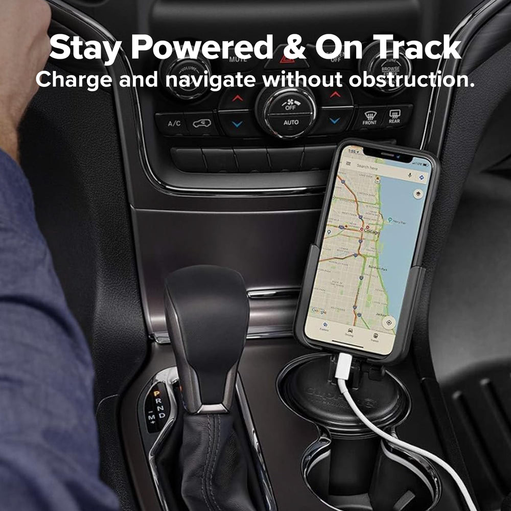 WeatherTech CupFone instalado en RV demostrando uso en viajes largos