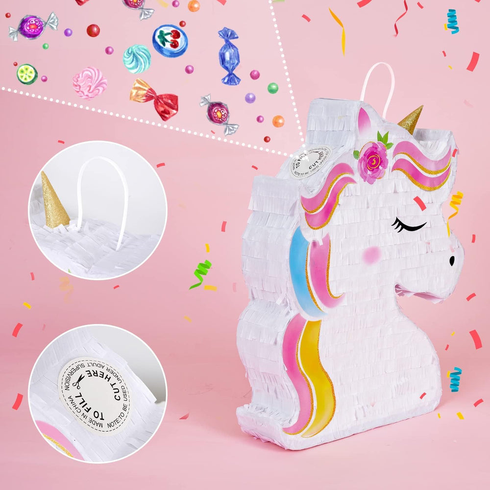 WERNNSAI piñata en mano para comparar tamaño y uso práctico