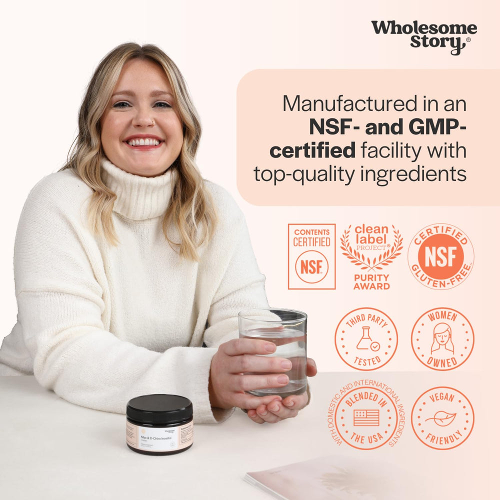 Wholesome Story mujer preparando batido que facilita la ingesta del suplemento
