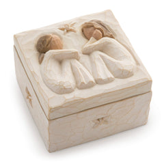 Willow Tree caja frontal mostrando la tapa tallada y estética decorativa