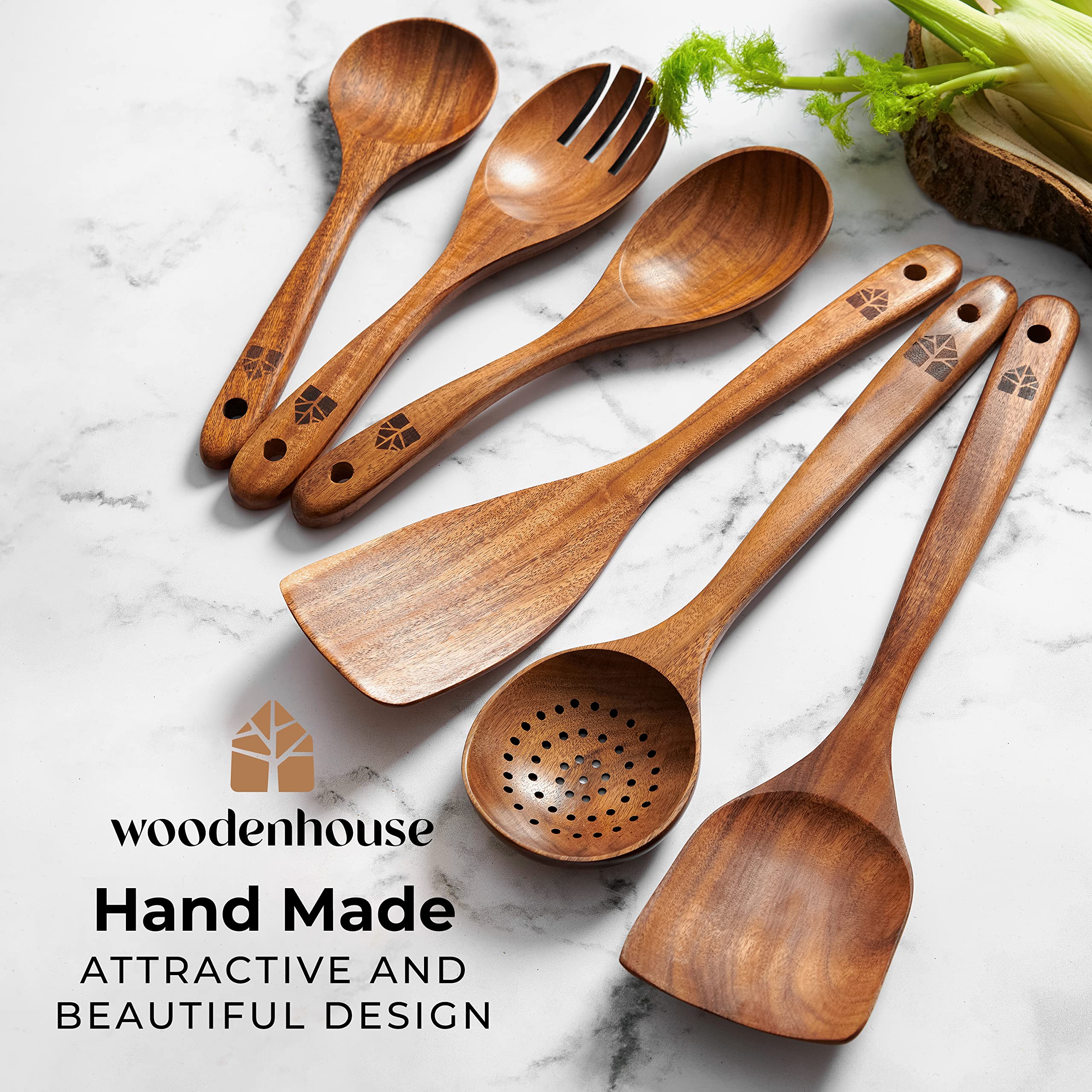 Woodenhouse escena de cocina con utensilios listos para cocinar y estilo hogareño