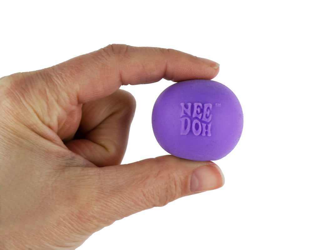 World's Smallest Nee-Doh vista frontal con color brillante y tamaño bolsillo
