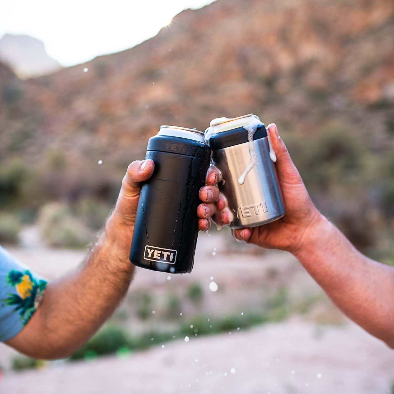 YETI Colster vista superior sin insertos que muestra compatibilidad de latas