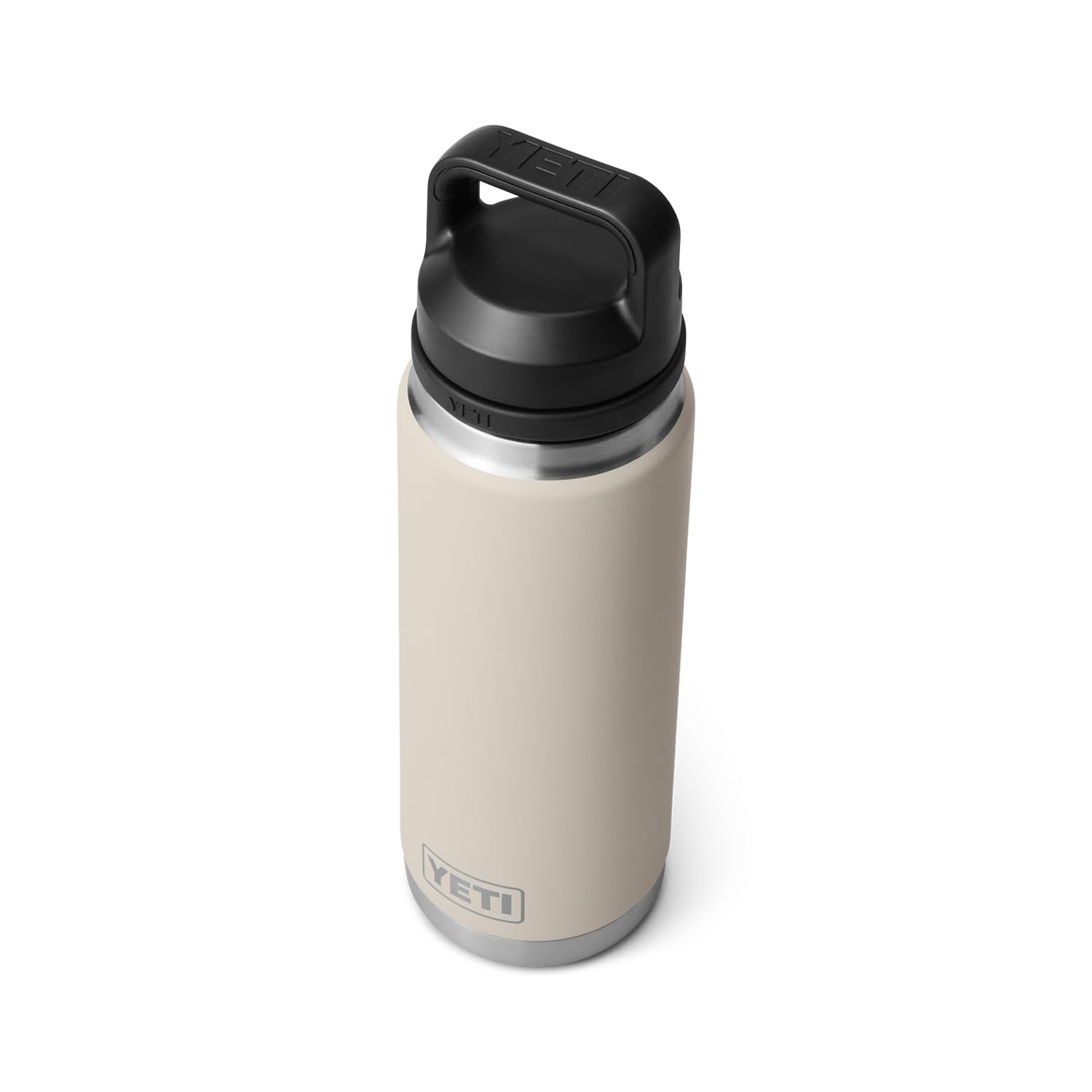 YETI Rambler escala en mano para apreciar tamaño y capacidad