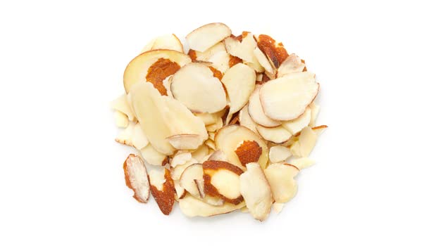 Yupik close-up of sliced almonds highlighting thin crunch and natural color