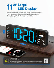 Zelaclock primer plano de dígitos LED azules mostrando contraste nítido