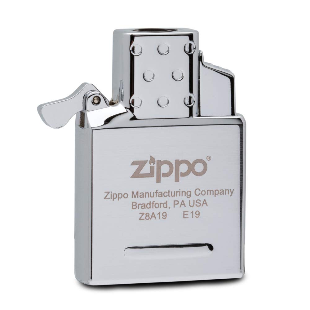 Zippo inserto 65826 llama azul concentrada mostrando potencia y estabilidad