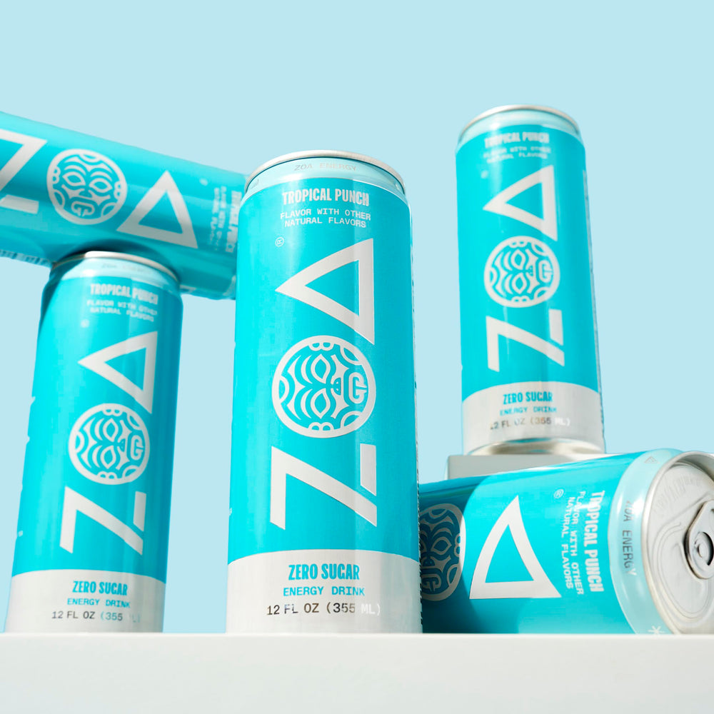 ZOA Tropical Punch lata en mano para transporte y conveniencia