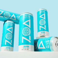 ZOA Tropical Punch lata en mano para transporte y conveniencia