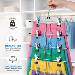 ZOBER percha en armario con faldas y pantalones organizada eficientemente